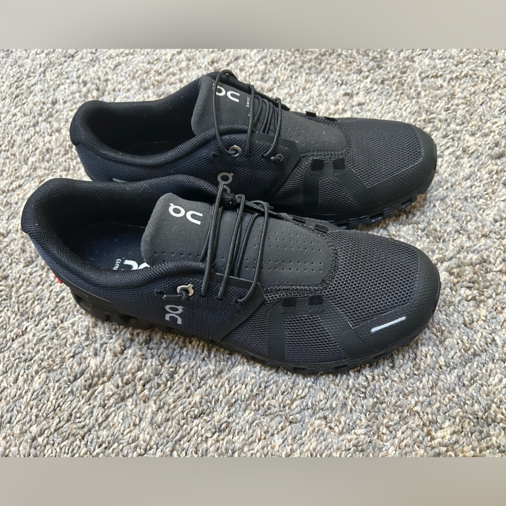 On Women’s Running Shoes Black On Cloud